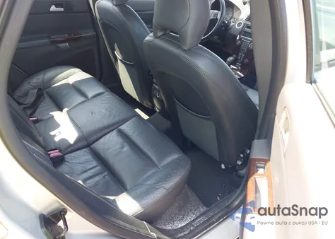 2007 Volvo S40 2.4I z USA, uszkodzony, nr VIN YV1MS382172313179